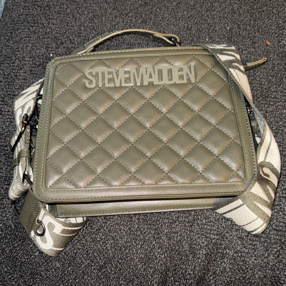 Steve Madden Quilted Olive Messenger Bag Purse Pocketbook